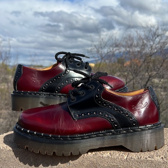 Dr. Martens Shoes - 🏴󠁧󠁢󠁥󠁮󠁧󠁿 Dr. Martens MIE Vintage Y2K Two-Tone Saddle Shoes / Oxfords UK 6